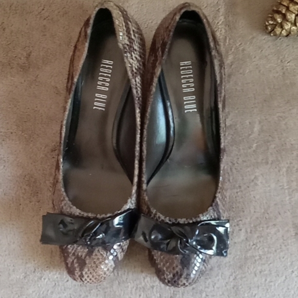 ⭐️ Host Pick ⭐️REBECCA Blue |  Animal Print Brown Faux Suede Wedges - Picture 4 of 12